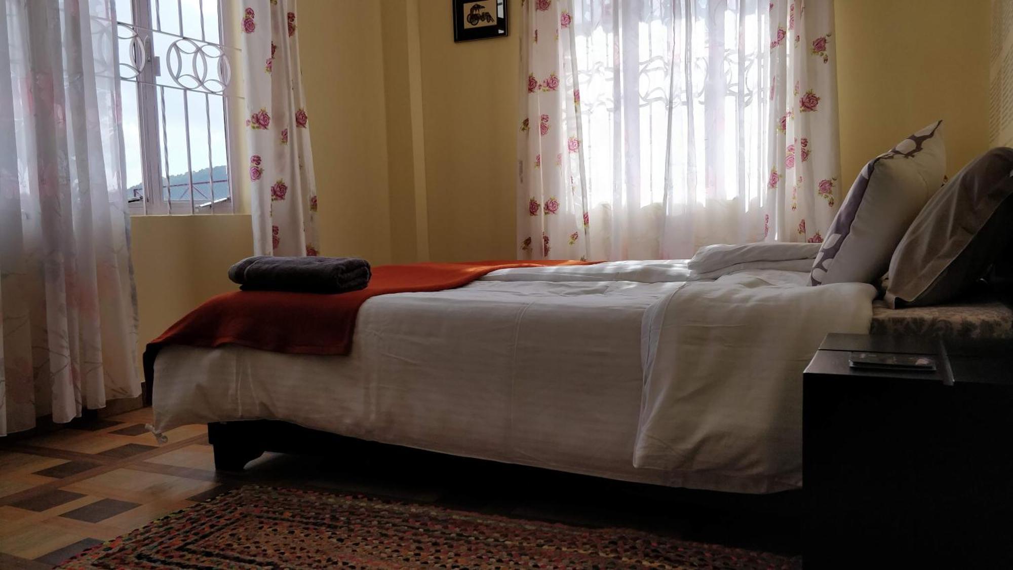 Roseville Shillong Luaran gambar